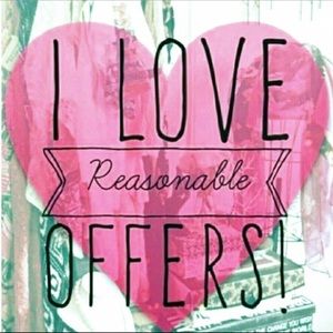 All reasonable offers welcome! 👜👗👠👖👕🛍